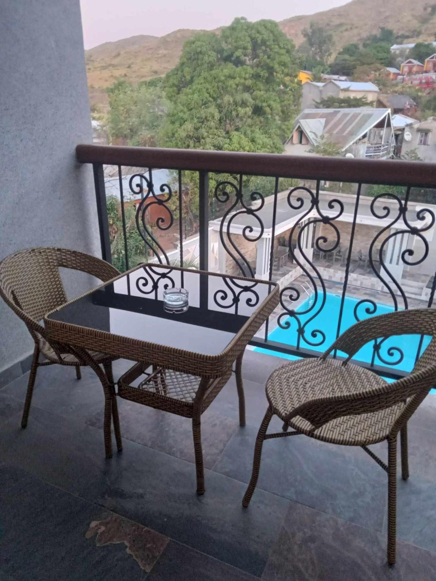 Soa Lia Hotel Miandrivazo Bagian luar foto